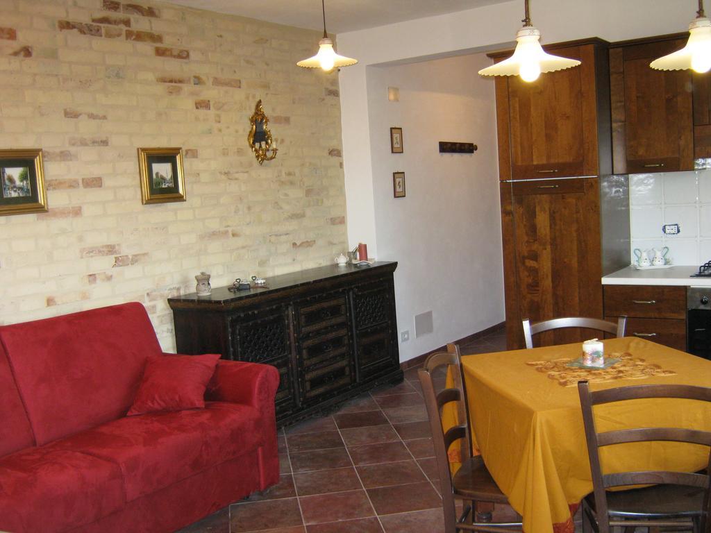 Apartamento BB Fonterrante Monterubbiano Habitación foto
