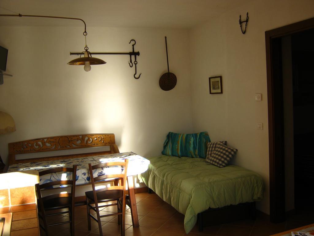 Apartamento BB Fonterrante Monterubbiano Habitación foto