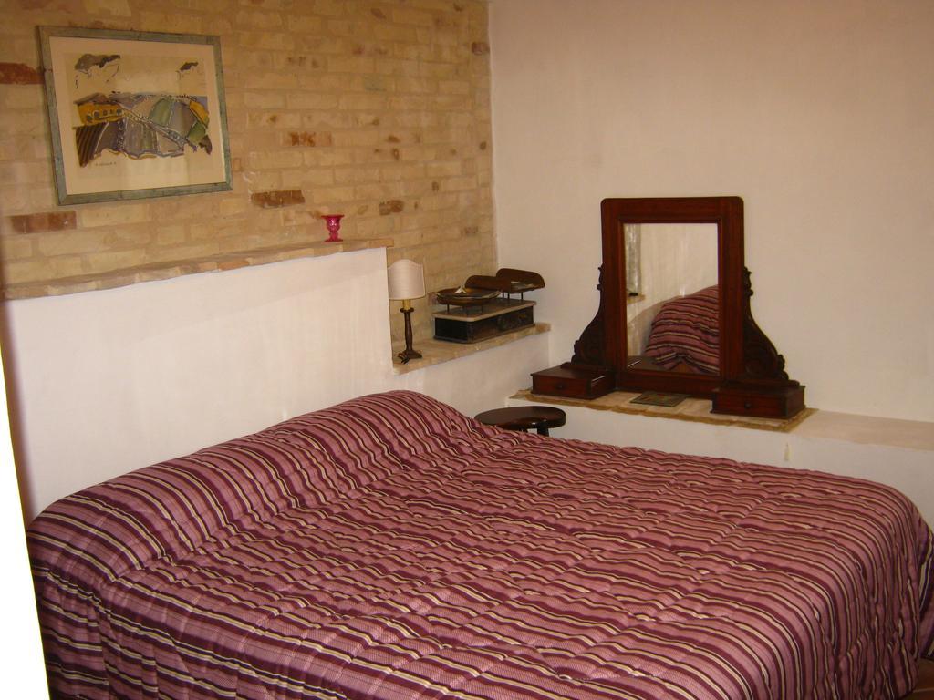 Apartamento BB Fonterrante Monterubbiano Habitación foto